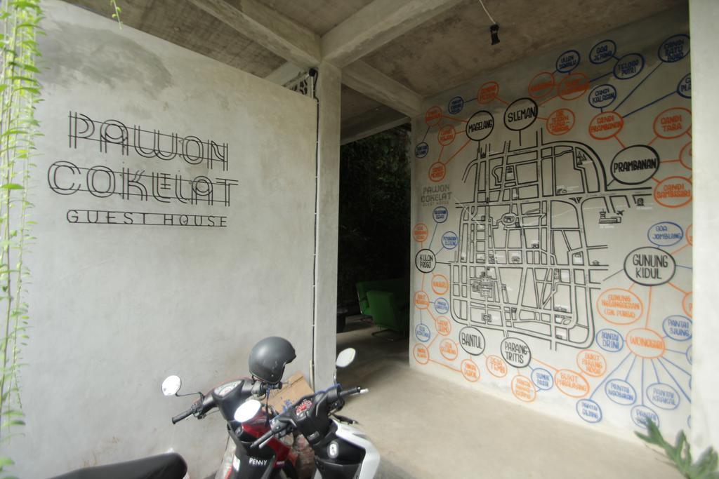 Pawon Cokelat Guesthouse Yogyakarta Exterior foto