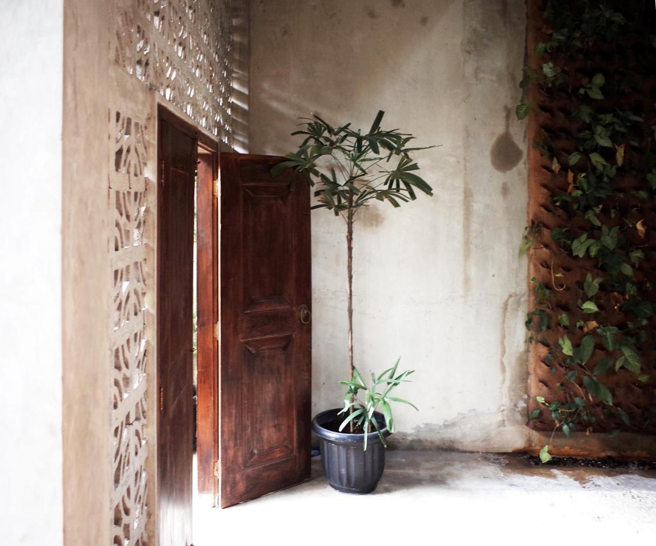 Pawon Cokelat Guesthouse Yogyakarta Exterior foto
